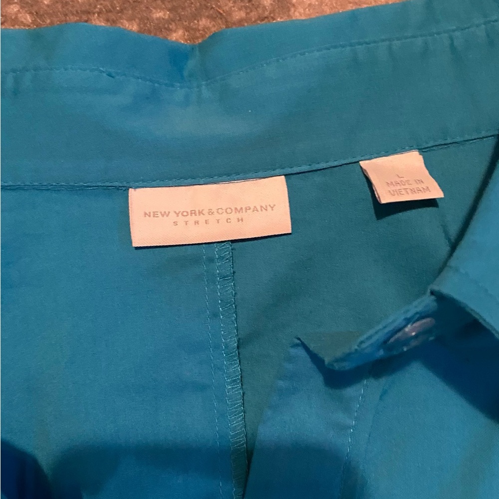 Turquoise button down top - Picture 2 of 2